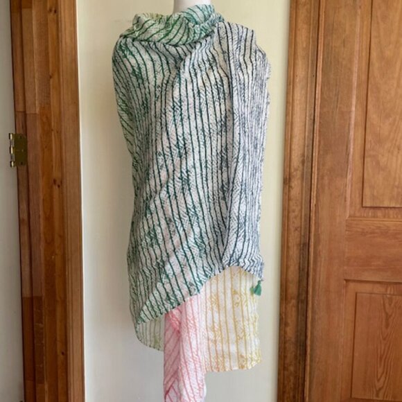 STELLA & DOT Large Pastel Oblong Scarf Wrap Sarong Tassel Corners - Picture 3 of 13